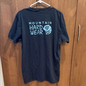 Mountain Hardwear Men's Black and Blue Graphic Tee